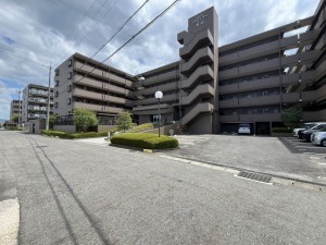 大津市北大路、マンションの外観画像です
