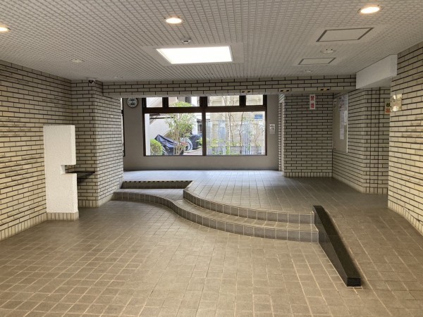 大津市大萱、マンションの画像です