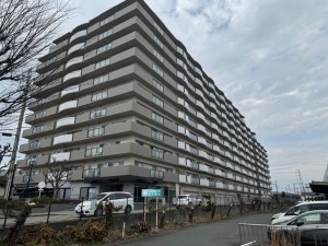 大津市真野、マンションの画像です