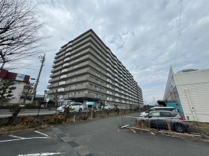 大津市真野、マンションの外観画像です