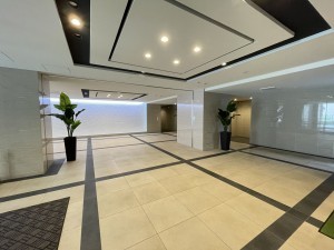 大津市萱野浦、マンションの画像です