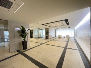 大津市萱野浦、マンションの画像です