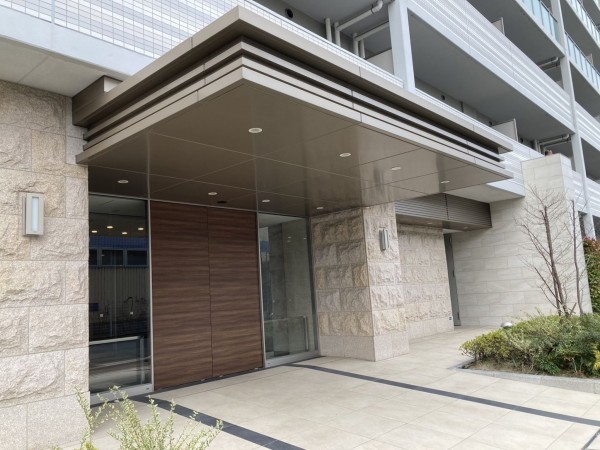 大津市萱野浦、マンションの画像です