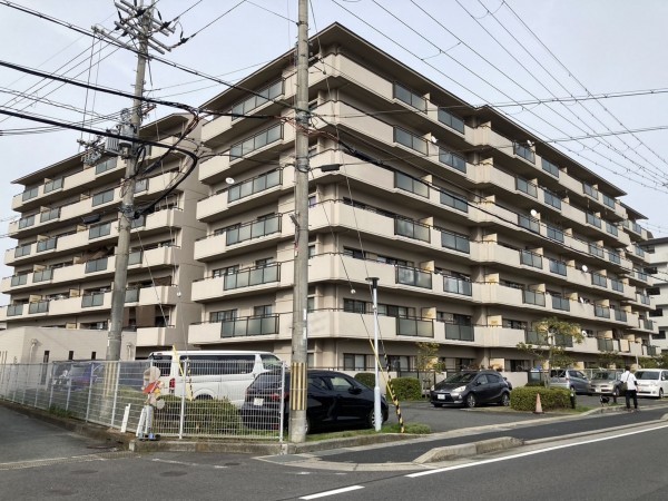 大津市大萱、マンションの画像です