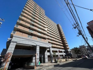 大津市桜野町、マンションの画像です
