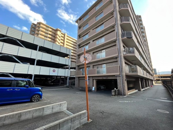 大津市桜野町、マンションの画像です