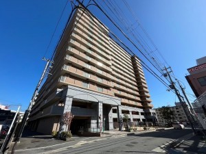 大津市桜野町、マンションの画像です