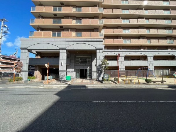 大津市桜野町、マンションの画像です