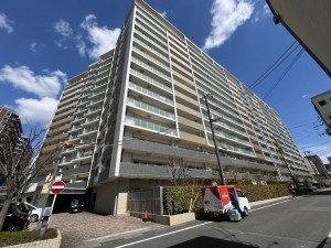 草津市南草津、マンションの画像です