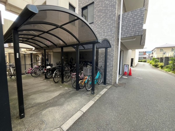 大津市西の庄、マンションの画像です