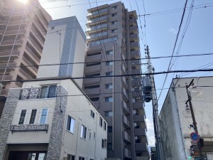 大津市栄町、マンションの外観画像です