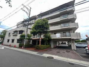 大津市大江、マンションの外観画像です
