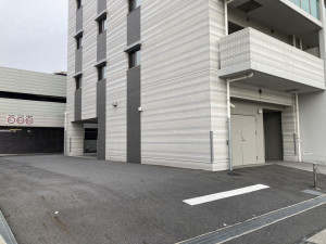 大津市萱野浦、マンションの画像です