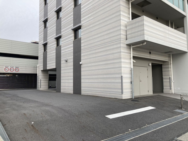 大津市萱野浦、マンションの画像です