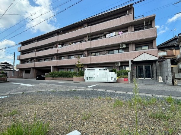 一宮市森本、マンションの外観画像です