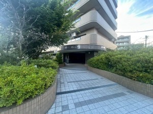 一宮市大和町馬引、マンションの画像です