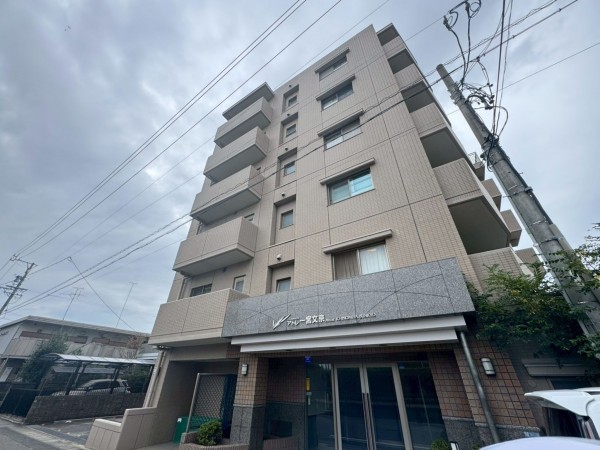 一宮市文京、マンションの外観画像です