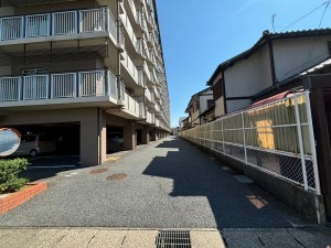 一宮市浅井町江森、マンションの画像です