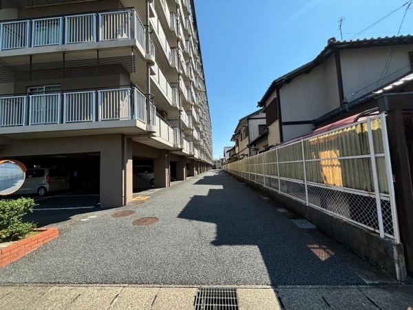 一宮市浅井町江森、マンションの画像です
