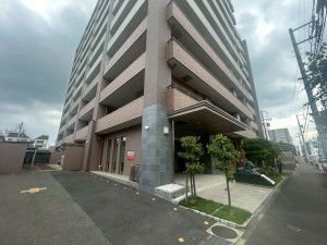 一宮市浜町、マンションの外観画像です