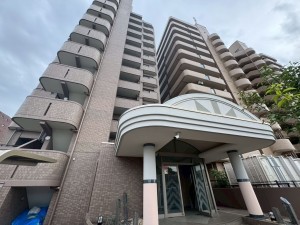 一宮市今伊勢町宮後、マンションの外観画像です