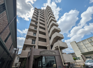 一宮市小信中島、マンションの外観画像です