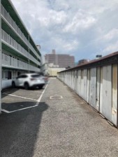 広島市西区南観音、マンションの駐車場画像です