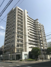 鹿児島市上荒田町、マンションの外観画像です