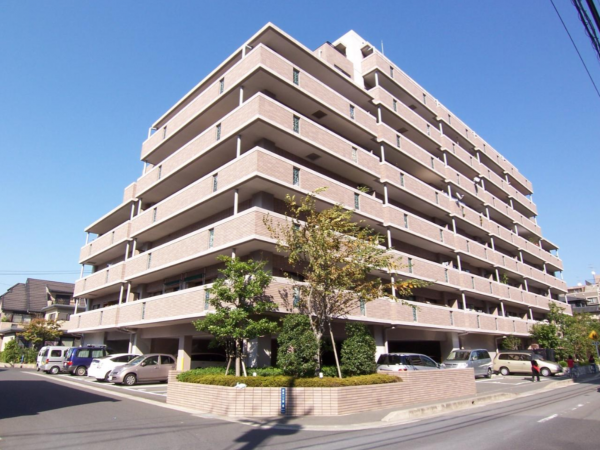 鹿児島市原良、マンションの外観画像です