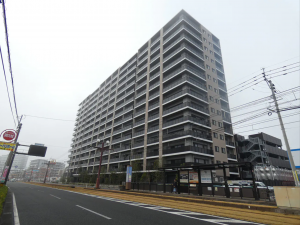 鹿児島市上荒田町、マンションの外観画像です