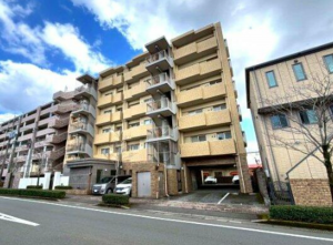 鹿児島市原良、マンションの外観画像です