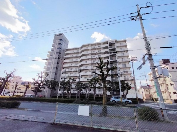 岡山市北区西古松、マンションの外観画像です