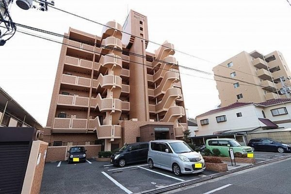 岡山市北区奥田、マンションの外観画像です