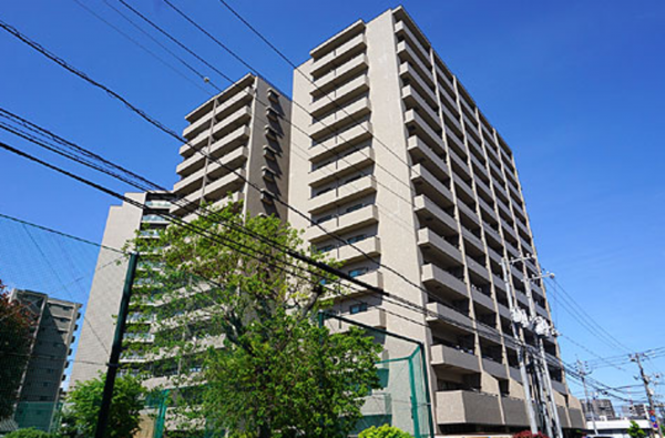 岡山市北区西古松西町、マンションの外観画像です