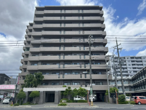 岡山市北区東古松、マンションの外観画像です