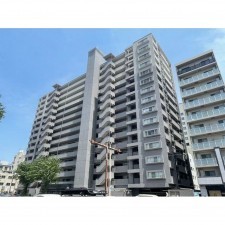 岡山市北区中山下、マンションの外観画像です