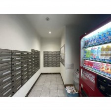 岡山市北区中山下、マンションの画像です