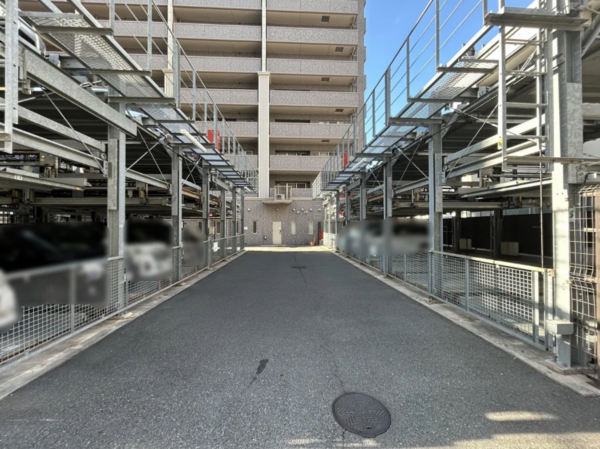 岡山市北区中山下、マンションの画像です