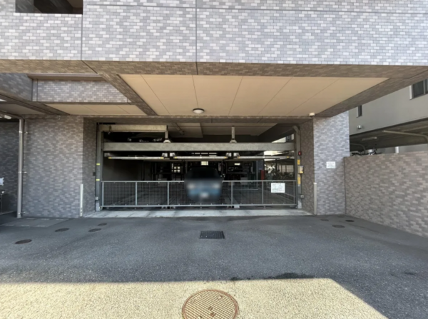 岡山市北区中山下、マンションの画像です