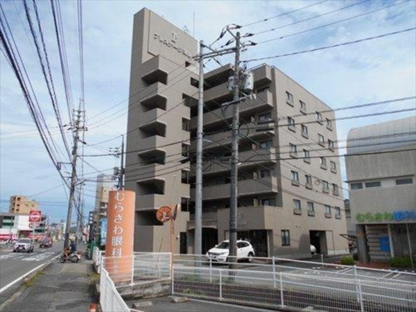 岡山市北区津島西坂、マンションの外観画像です