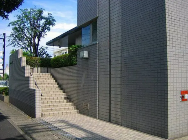 岡山市北区西古松、マンションの画像です
