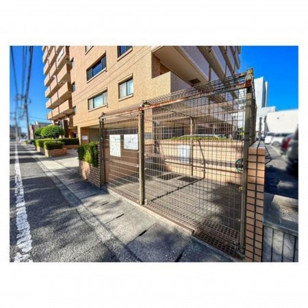 岡山市北区野田、マンションの外観画像です