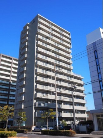 岡山市北区今、マンションの外観画像です