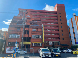 岡山市北区柳町、マンションの外観画像です