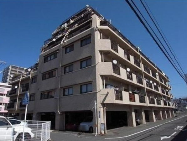 岡山市北区桑田町、マンションの外観画像です