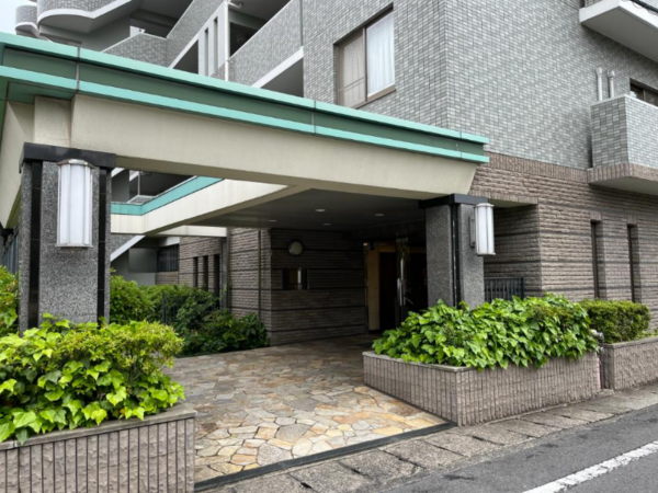 岡山市北区野田、マンションの外観画像です