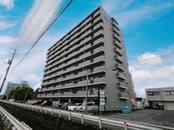 岡山市北区野田、マンションの外観画像です
