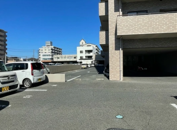 岡山市北区新屋敷町、マンションの駐車場画像です