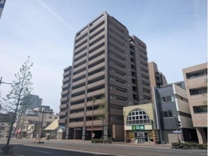 岡山市北区表町、マンションの外観画像です