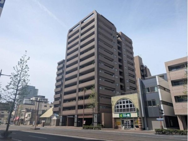 岡山市北区表町、マンションの外観画像です
